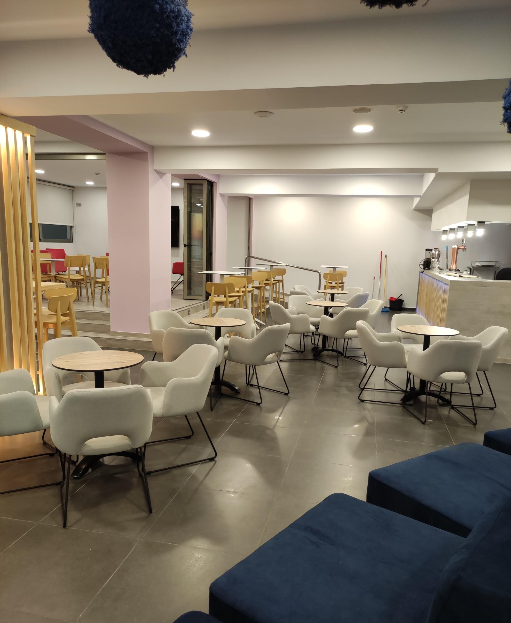 Mobiliario Recepción Y Cafetería Hotel Bris Benidorm 11