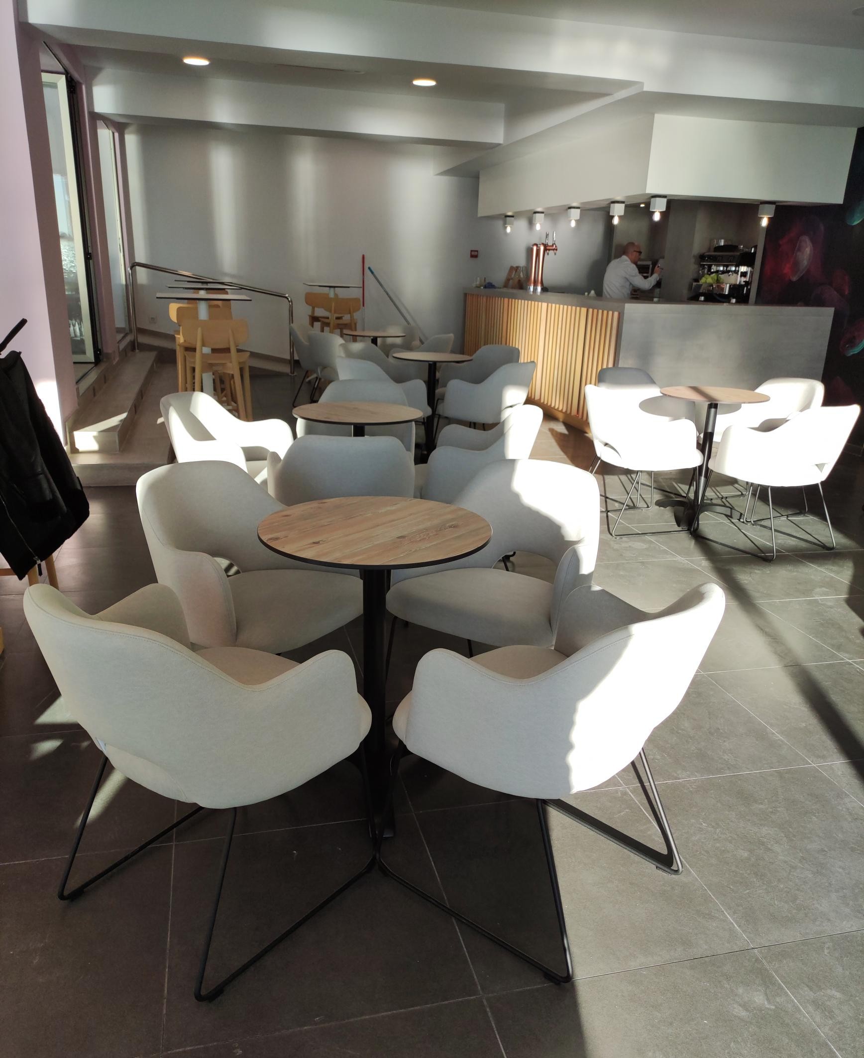 Mobiliario Recepción Y Cafetería Hotel Bris Benidorm 5